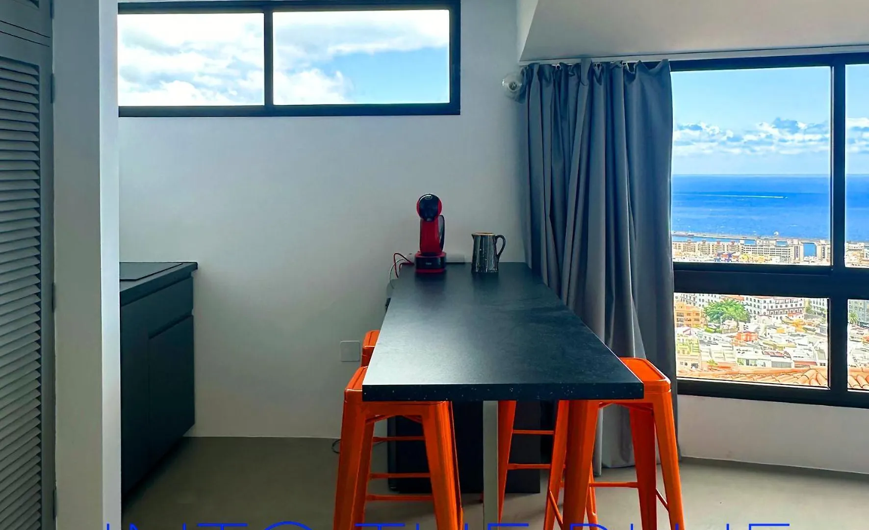 Into The Blue Suite Santa Cruz de Tenerife 0*,